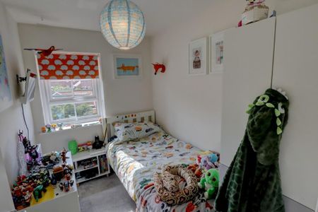 3 bedroom semi-detached house to rent - Photo 3