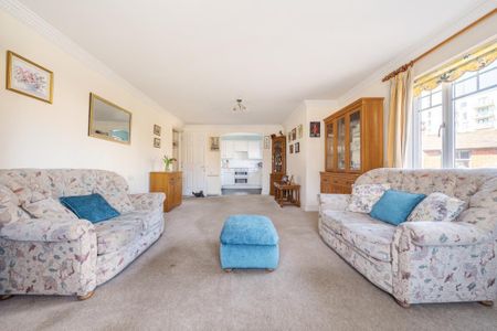 2 bedroom retirement property to rent - Photo 4