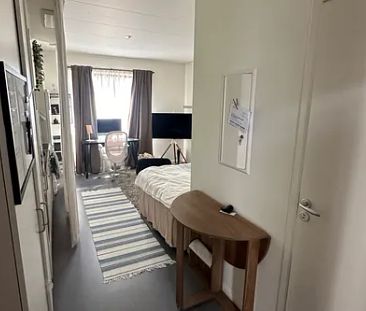 Private Room in Shared Apartment in Flemingsberg - Foto 1