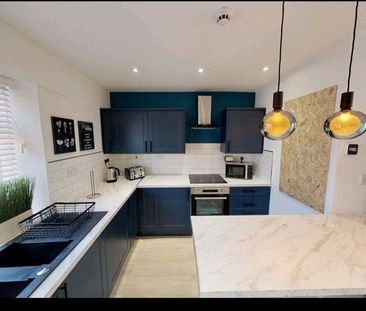 1 bedroom in a house share to rent - Photo 2