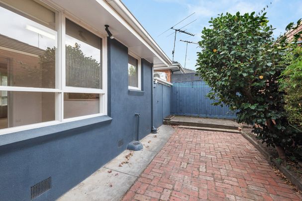 A CONVENIENTLY POSITIONED UNIT IN A QUIET BLOCK!! - Photo 1