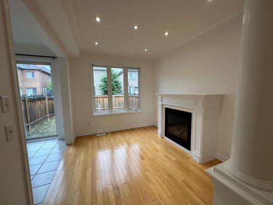 For Lease - 34 Vanderpool Crescent Unit# Upper Level, Brampton, Ontario - Photo 1