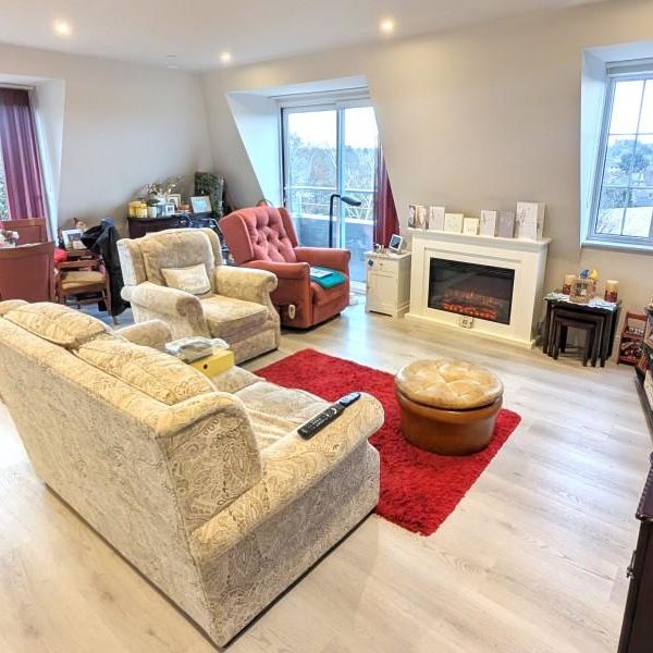 2 bedroom penthouse to rent - Photo 1