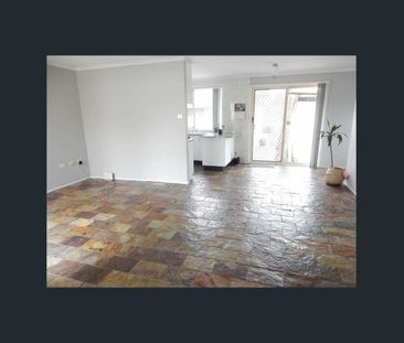 3 Bedroom Beauty ! - Photo 1