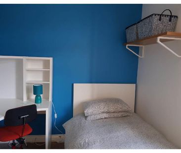 5 bedroom private hall to rent - Photo 2