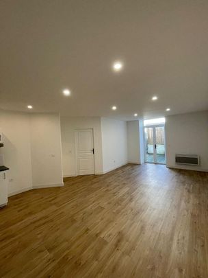 Location Appartement 2 pièces 63m² BORDEAUX 33000 - Photo 1