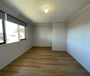 Walk to Monash University - Photo 2