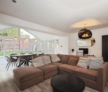 3 bedroom detached house to rent - Photo 2