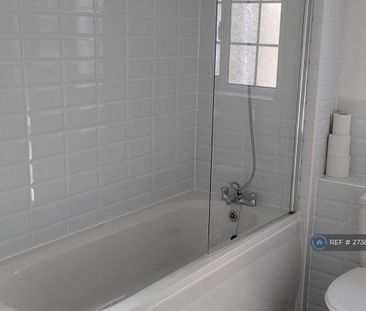 3 bedroom end of terrace house to rent - Photo 6