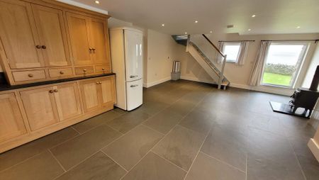 3 bedroom detached house to rent - Photo 4