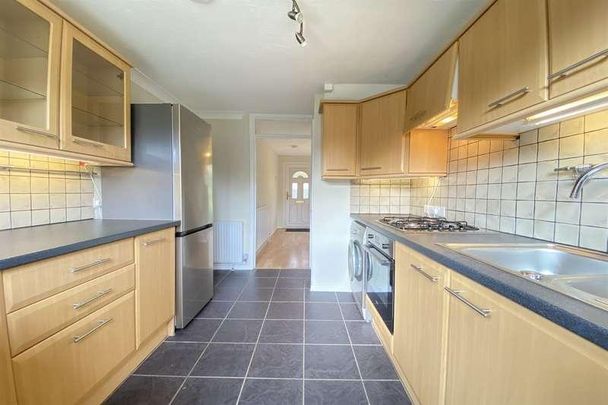 Brighton Hill, Basingstoke, RG22 - Photo 1