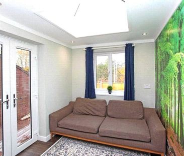 1 bedroom in a house share to rent - Photo 6