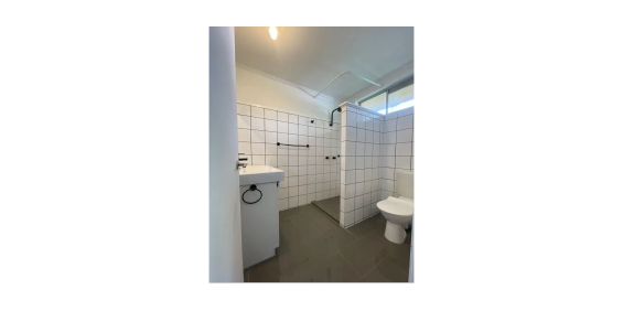 Bright, breezy and right where you want to be. - Photo 3