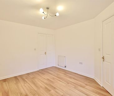 2 bedroom End of terrace house to rent in Chesters Avenue, Longbent... - Photo 4