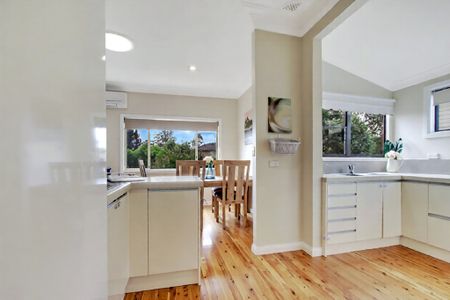 6 Dingle Street, Riverstone NSW 2765 - House For Rent | Domain - Photo 4