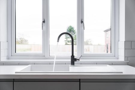 3 bedroom end of terrace house to rent - Photo 3