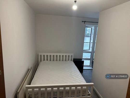 1 bedroom in a flat share to rent - Photo 1