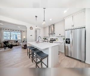 Fully Furnished 4 Bed 3 Bathroom Detached House Calgary NOW FOR RENT! - Photo 5