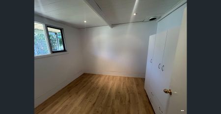 Freshly Painted East Albury Home - Photo 3