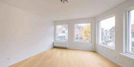 Appartement te huur in Ronse voor € 795 met 1 slaapkamer - Photo 3