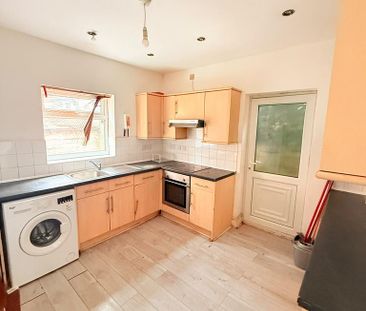 4 bedroom terraced house to rent - Photo 6