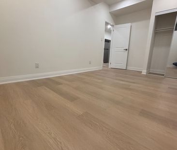 For Lease - 115B Bond Crescent, Richmond Hill, Ontario - Photo 2