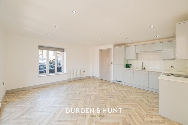 Oakwood Apartments, High Street, Ongar - Photo 1