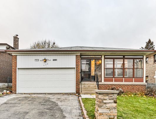 For Lease - 124 Briarscross Boulevard, Toronto, Ontario - Photo 1