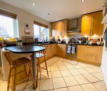 The Cloisters, Woking , Surrey , GU22 - Photo 4