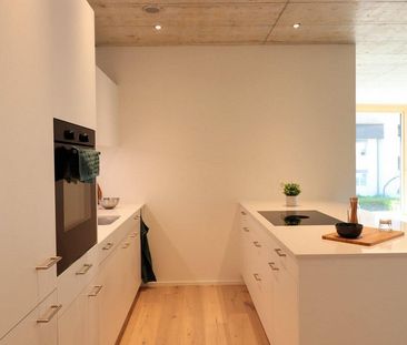 Moderne 4.5-Zimmer-Erdgeschosswohnung mit Gartensitzplatz - Foto 3