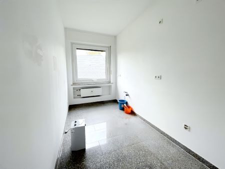 KREFELD-BOCKUM: SCHÖNE 2-ZIMMER WOHNUNG DIREKT AM SCHÖNWASSERPARK ZU MIETEN! - Photo 3