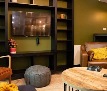 Studio Silver - Photo 6