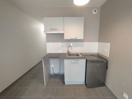 Location Appartement 1 pièce 26m² - Photo 4