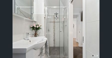 Modern 3 Bedroom West Wodonga Home - Photo 2