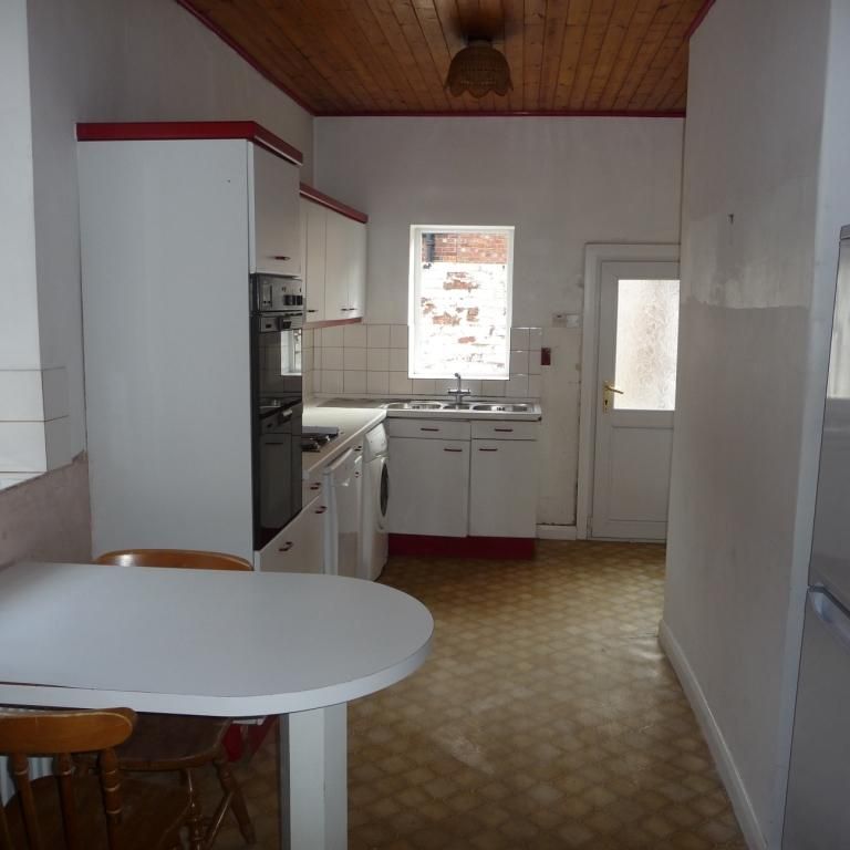 4 bedroom terraced house to rent - Photo 1