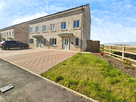 3 bedroom semi-detached to rent Tulip Road, Quadring - Photo 4