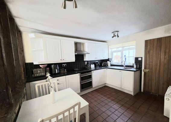 2 bedroom end of terrace house to rent - Photo 1