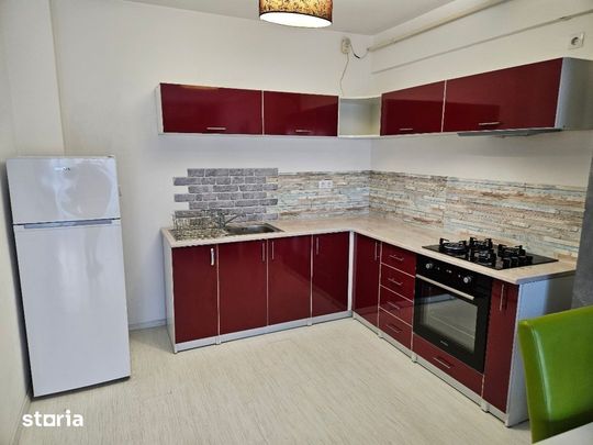 Închiriez apartament cu 2 camere - Photo 1