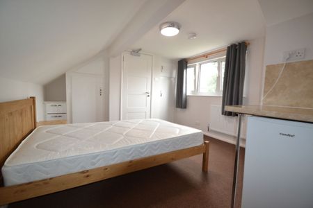 Room 5 Campbell Road, Corby, NN17 1RP - Photo 3