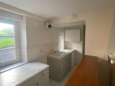 A LOUER A STE HONORINE LA CHARDONNE (61), à proximité d'Athis Val de Rouvre, maison ancienne de... - Photo 4