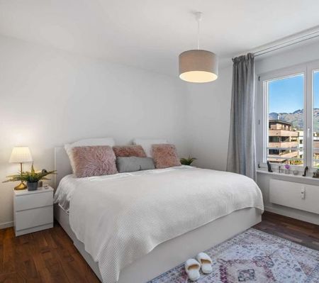 Schöne 5.5-Zimmer-Wohnung mit hochwertigem Ausbaustandard in Brunnen - Foto 3