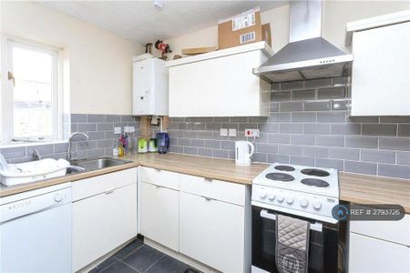 1 bedroom in a house share to rent - Photo 4