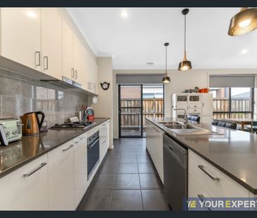 Spacious Family Home with Multiple Living Areas & Air-Conditioning - Photo 5