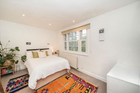 4 bedroom terraced house to rent - Photo 2