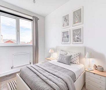 3 bedroom terraced house to rent - Photo 2