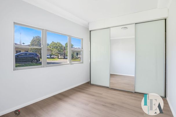 Stylish Three Bedroom Home – Recently Renovated! - Photo 1