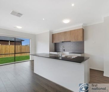 19 Alphey Road, Clyde North - Photo 2