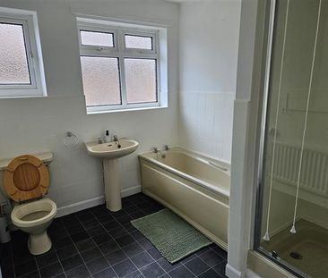 Guisborough Road, Nunthorpe, MIDDLESBROUGH - Photo 4