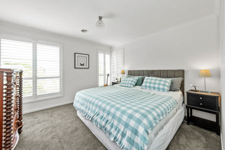 33 Cummins Road, Brighton East VIC 3187 - House For Rent - $1,395 | Domain - Photo 2