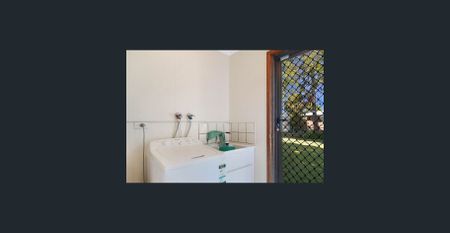 For Rent – Convenient Living in Norman Gardens - Photo 2